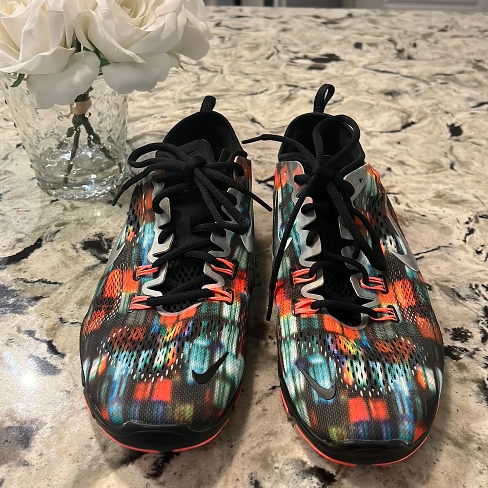 Nike women’s sneakers